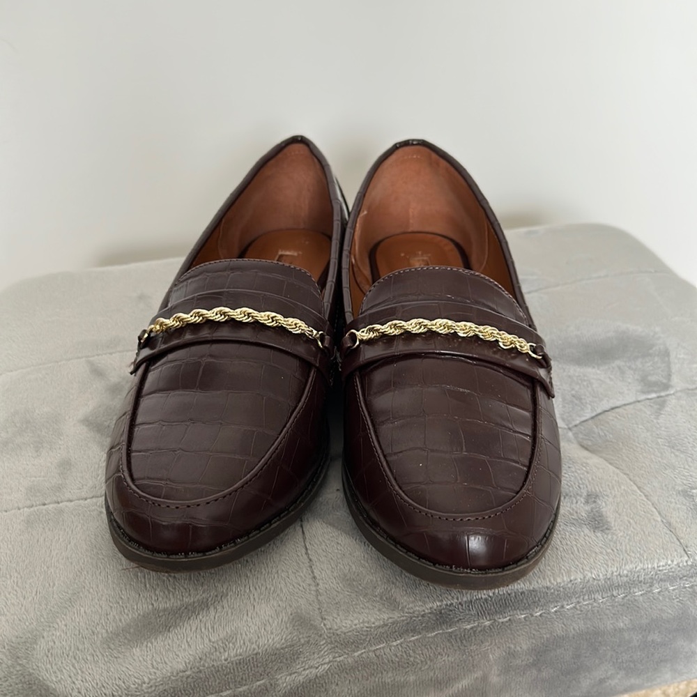 Dark brown loafers, brown flats
